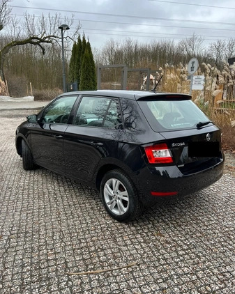 Skoda Fabia cena 27900 przebieg: 243332, rok produkcji 2019 z Poznań małe 56